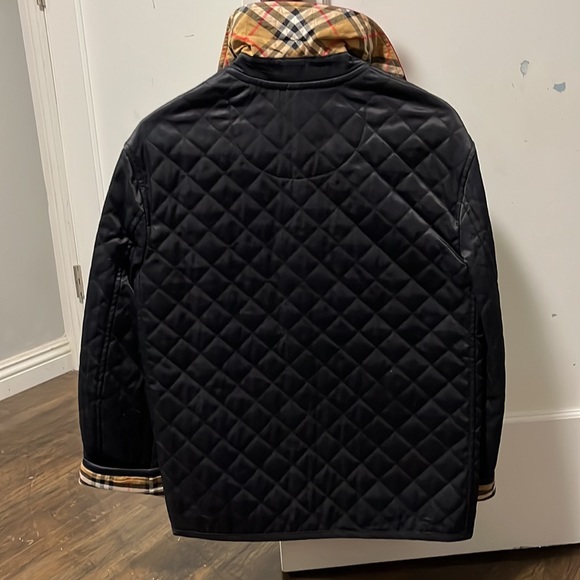 Authentic brand new jacket with tag attached - Picture 7 of 8